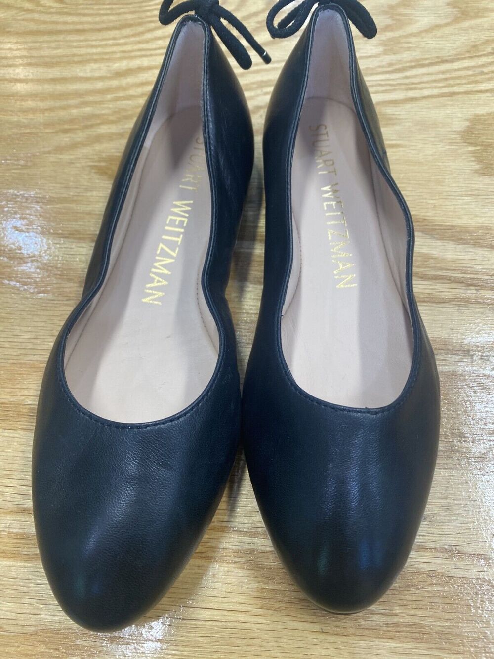 Stuart Weitzman Flats Women's 6 B Black Leather Slip On Low Top Almond Toe S17